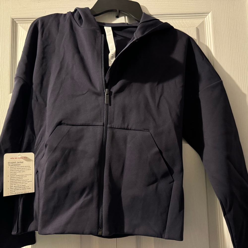 đNWT Lululemon Black Shaped Jacket Expressionâreceived as a gift, size 4 - Picture 1 of 5